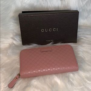 Gucci Soft Pink Micro-gg Sig. Leather Zip Wallet